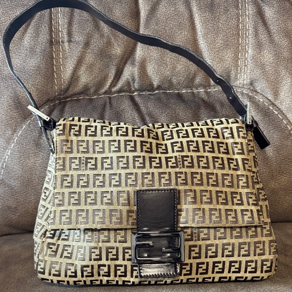 FENDI- Zucchino Mamma Baguette - Picture 1 of 13
